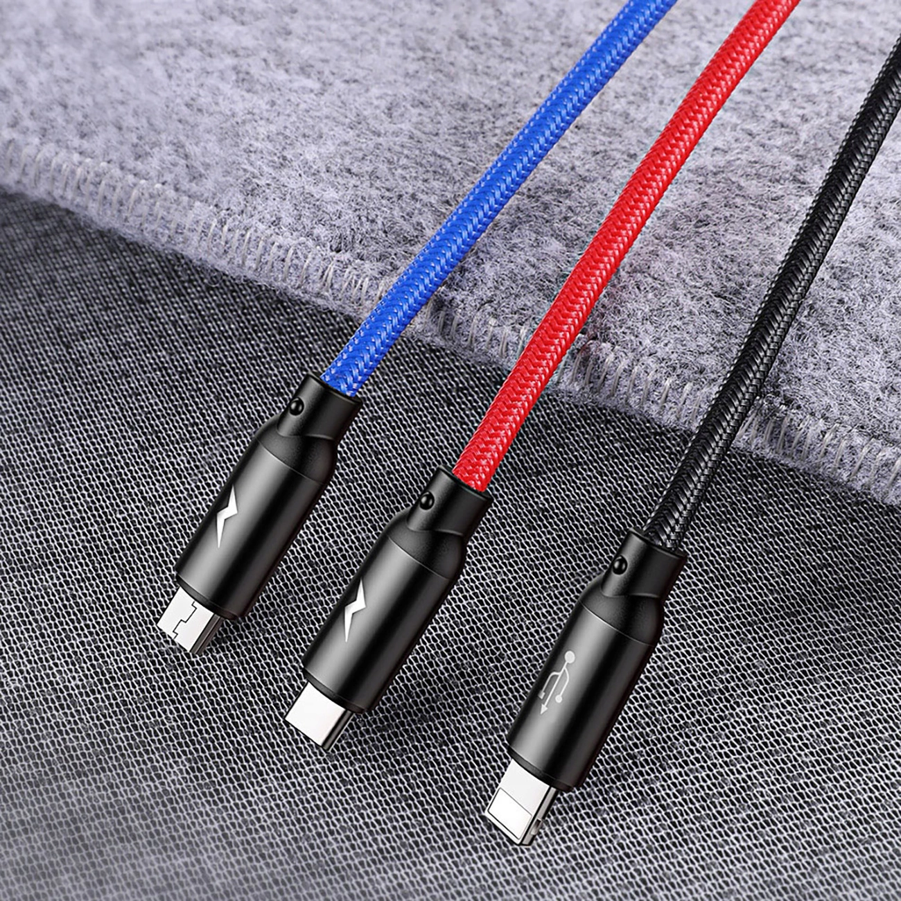 Zbliżenie na 3 kolorowe kable Baseus Three Primary Colors 3w1 USB-A - micro USB / Lightning / USB-C