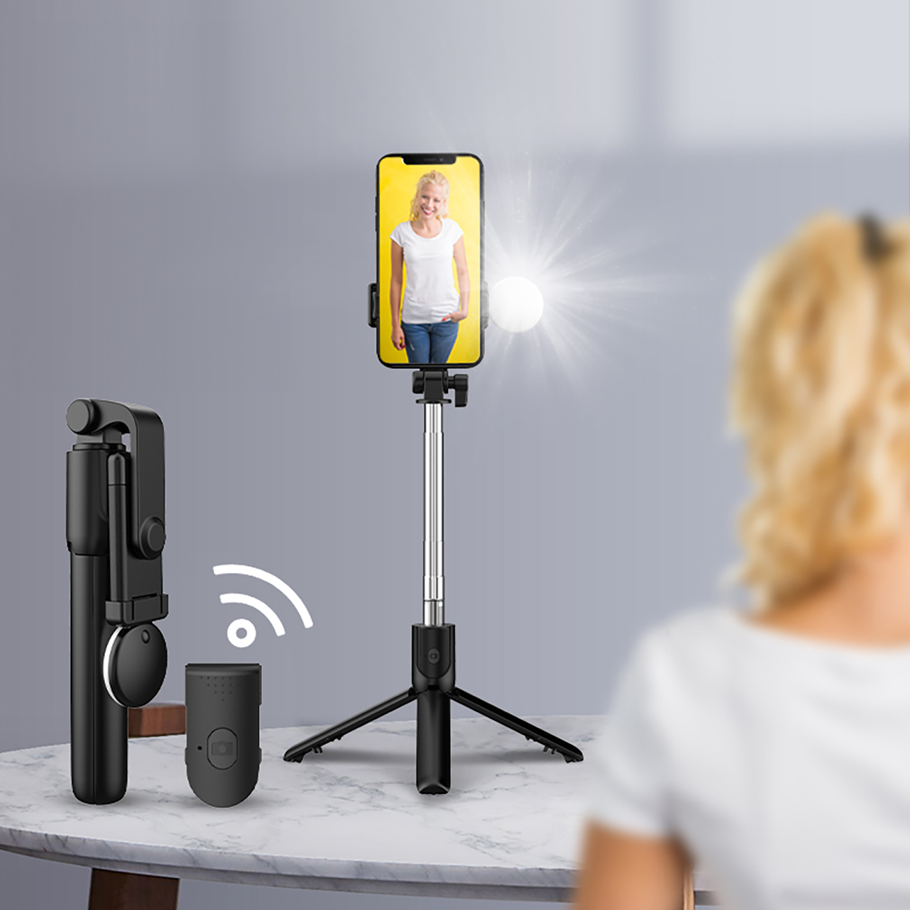 Bluetooth remote control included with WR1YXS selfie stick