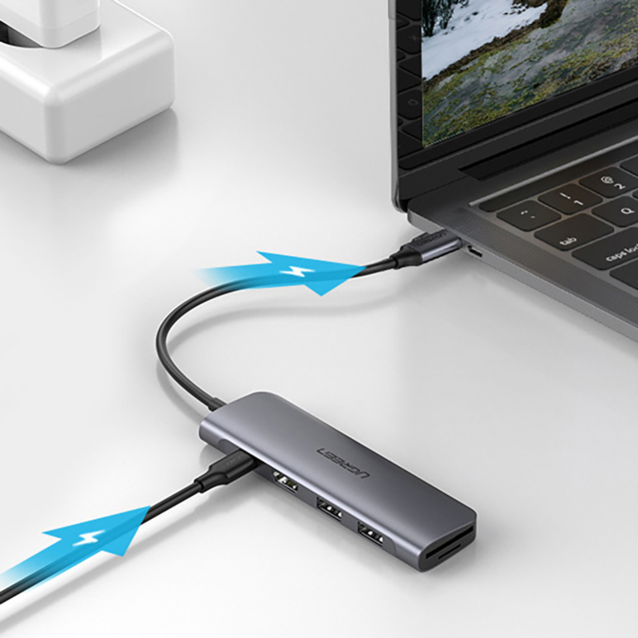 Macbook connected to charging using the Ugreen CM195 ​​15214 adapter