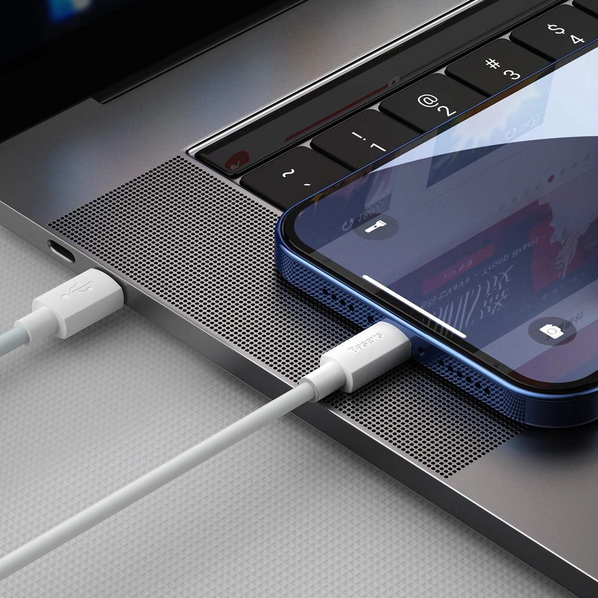 Übertragen von Daten mit Baseus Simple Cable vom iPhone auf das MacBook Pro