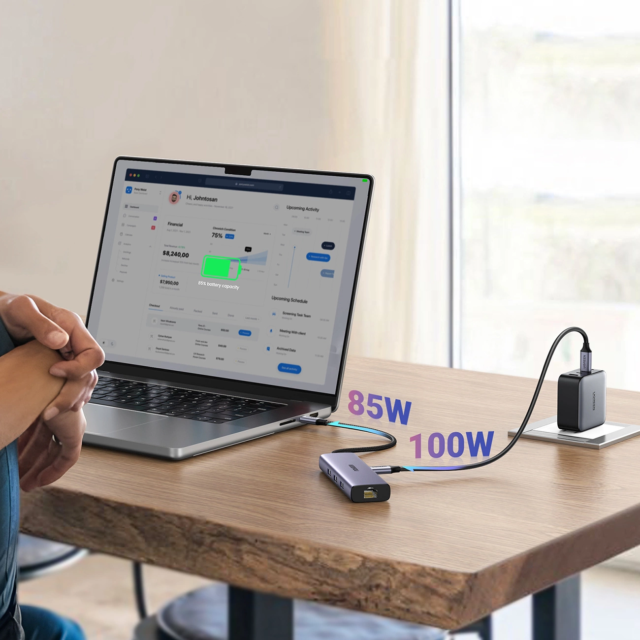 Devices charging using the Ugreen CM512 6-in-1 HUB